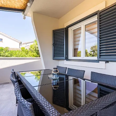 Kuca Matanovic * Cres