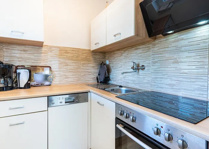 Kuca Matanovic * Cres