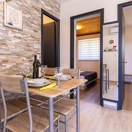 Kuca Matanovic ツレス