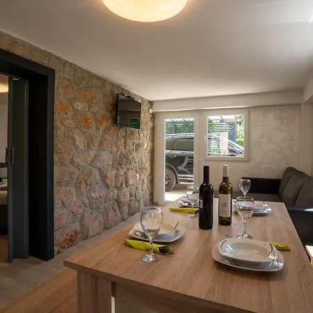 Kuca Matanovic ツレス